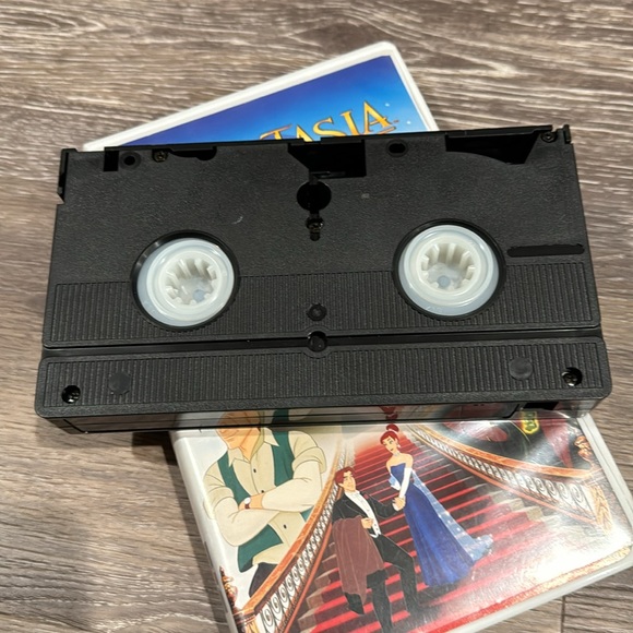 Anastasia animated movie on VHS. Tape is in excellent condition. - Picture 5 of 5